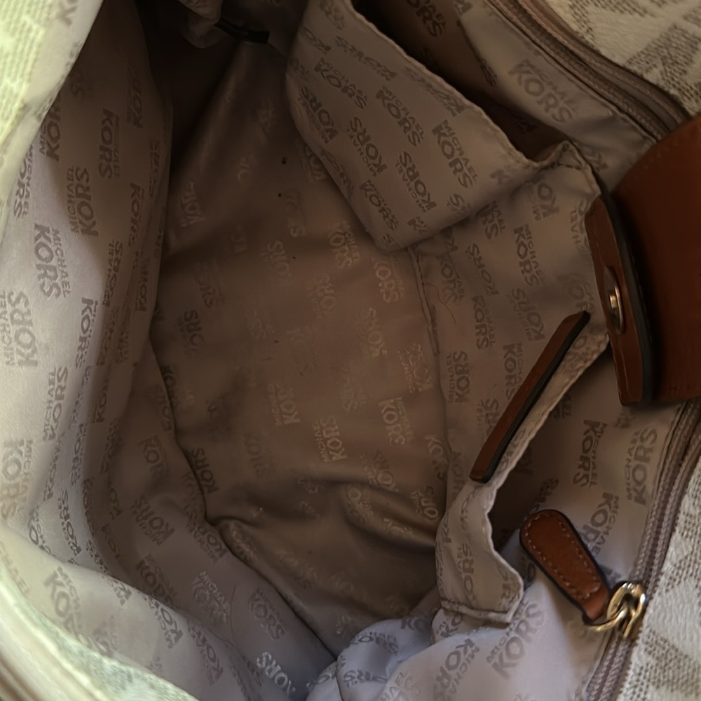 Michael Kors Hamilton tote, like new condition - Picture 11 of 12